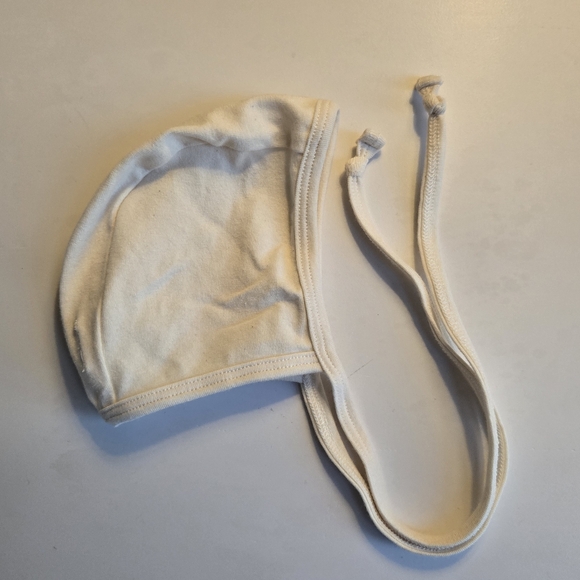Briar Bebe Ivory Knit Baby Bonnet Size Newborn - Picture 2 of 3